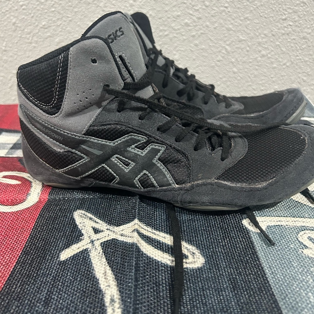 ASICS Women’s Black and Gray Wrestling Shoes